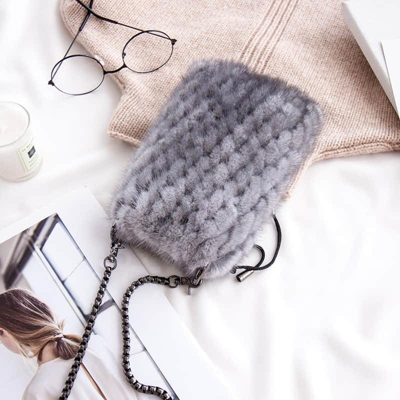HL20HB014-B Mink knit phone bag