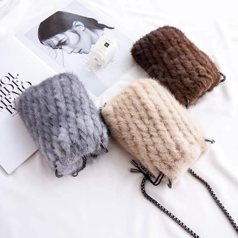 HL20HB014 Mink knit phone bag
