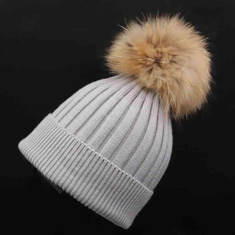 HL20C001 Knitted Hats For Women Large Raccoon Fur Pompom-4