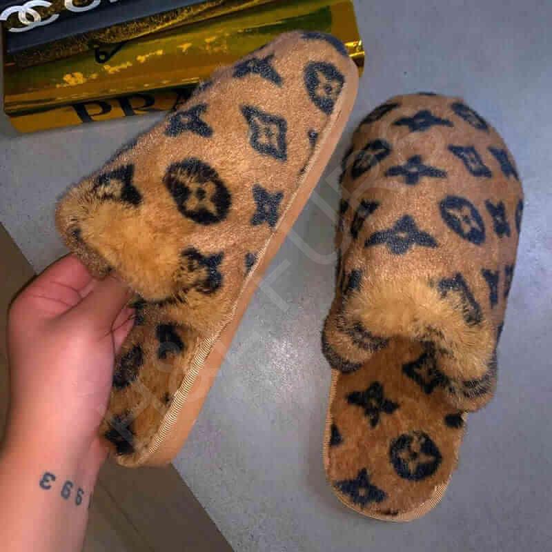 HL20FX026-2 Faux Fur Slides Wholesale